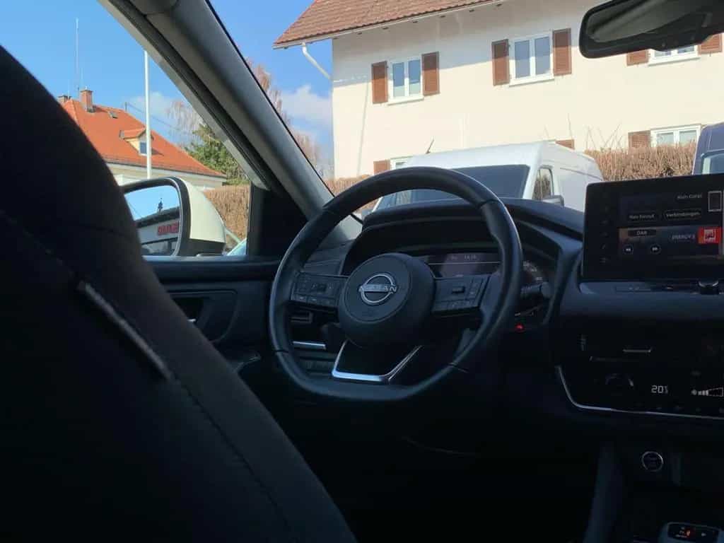 Nissan Qashqai 1.3 DIG-T 4x4 N-Connecta AT SHZ PDC 360° 08/2023-photo-21