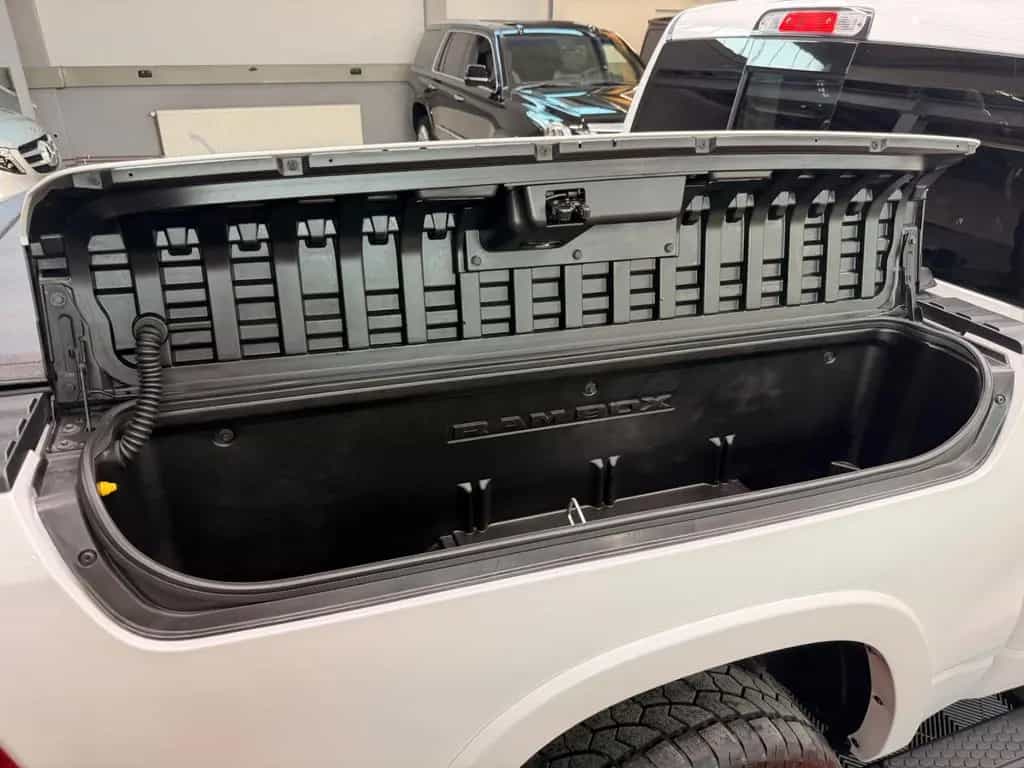 Dodge RAM 1500 5.7 HEMI 4X4 LARAMIE PANO LPG RAM-BOX 01/2020-photo-19