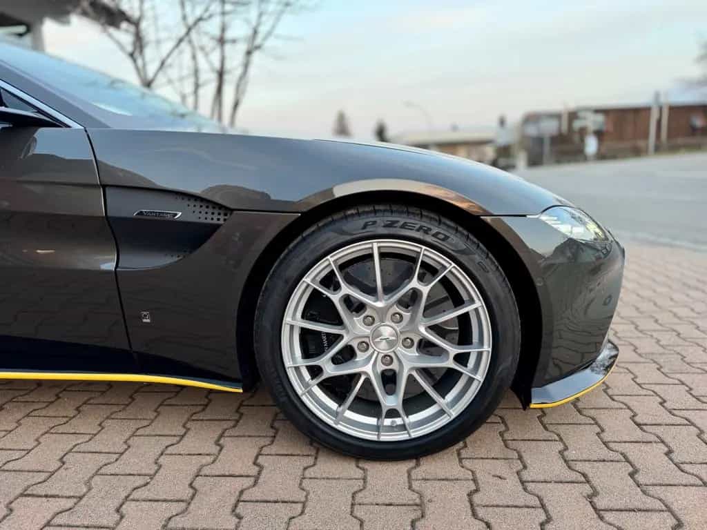 Aston Martin V8 Vantage 4.0 V8 Manual 007Edition 1 OF 100 04/2021-photo-9