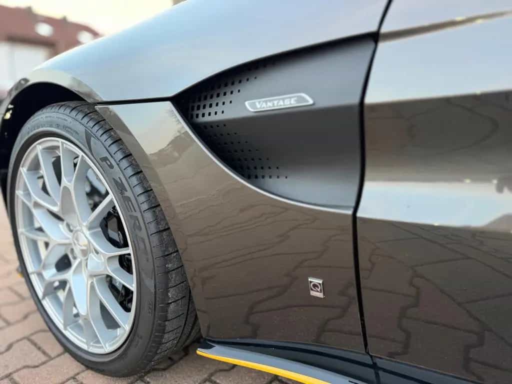 Aston Martin V8 Vantage 4.0 V8 Manual 007Edition 1 OF 100 04/2021-photo-16