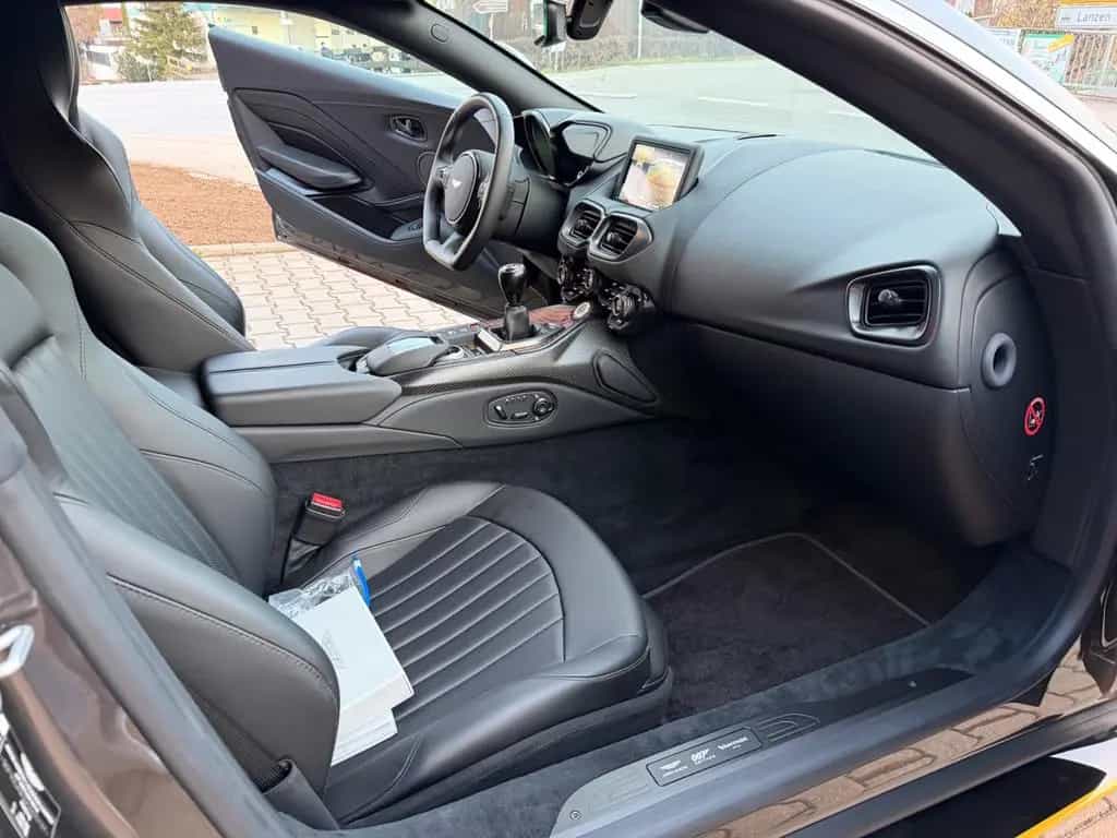 Aston Martin V8 Vantage 4.0 V8 Manual 007Edition 1 OF 100 04/2021-photo-19