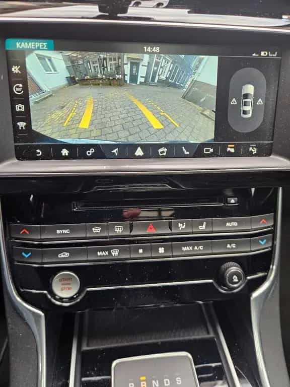Jaguar XE 20d 180PS Portfolio Automatik Portfolio 01/2017-photo-9