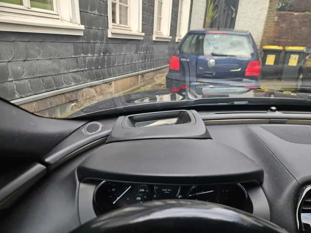 Jaguar XE 20d 180PS Portfolio Automatik Portfolio 01/2017-photo-10