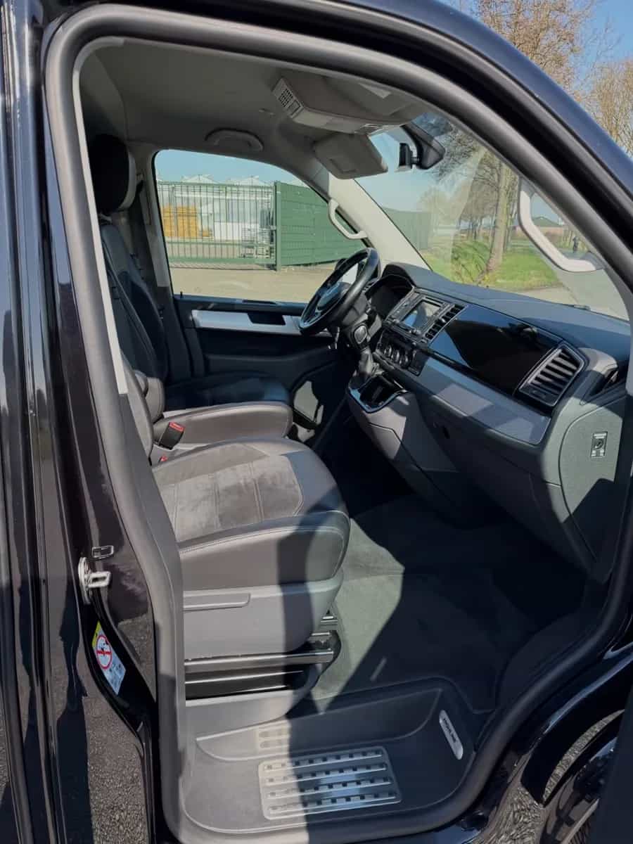 Volkswagen Transporter Multivan 04/2017-photo-5