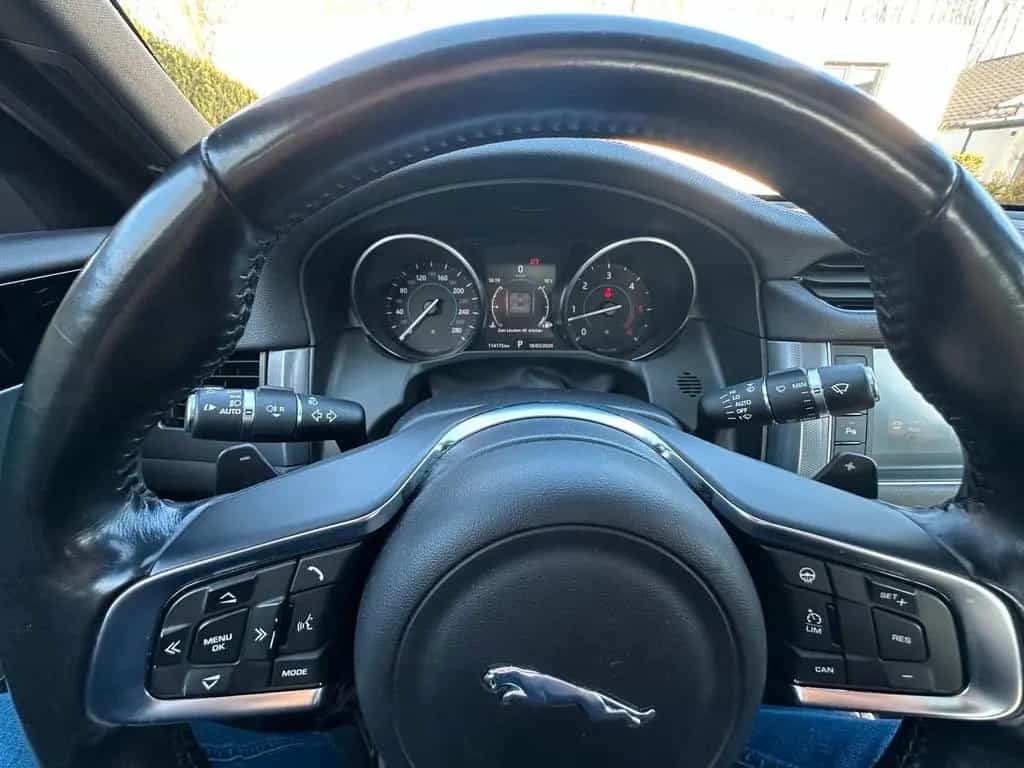 Jaguar XF 30d R-Sport 300 PS 08/2017-photo-12