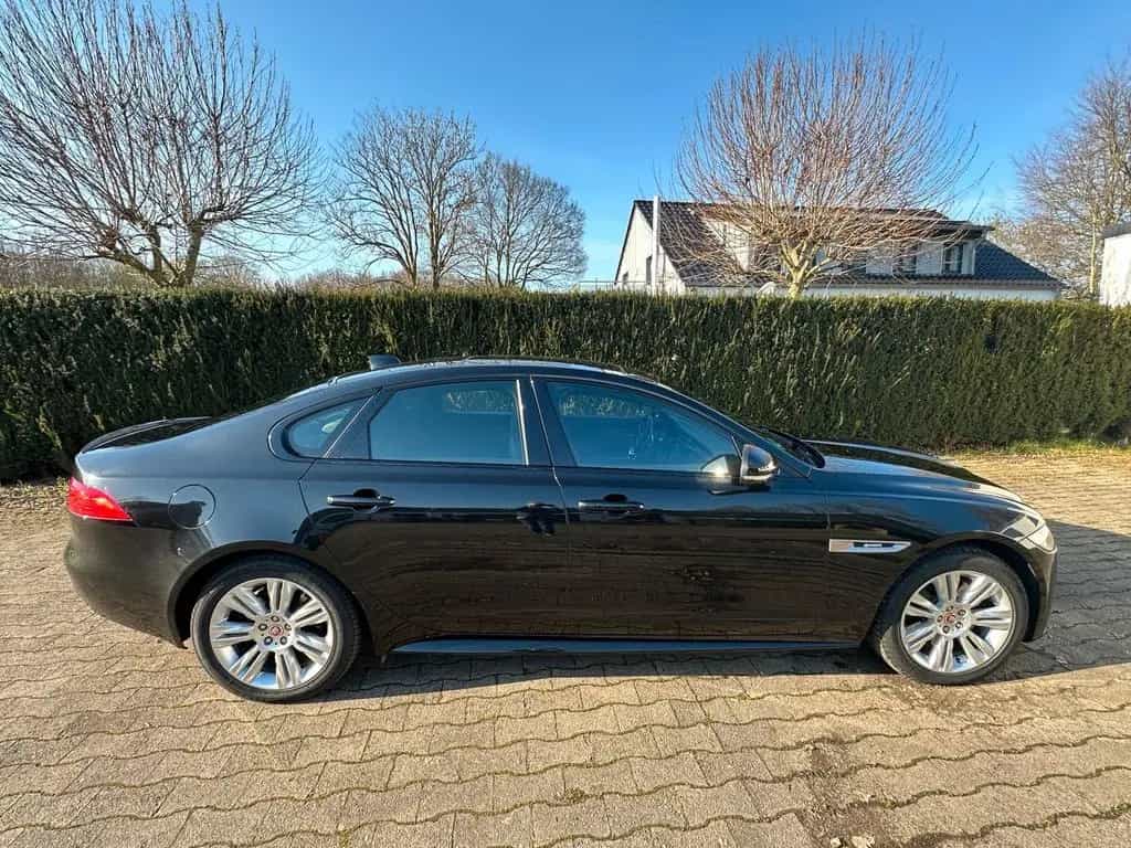 Jaguar XF 30d R-Sport 300 PS 08/2017-photo-4