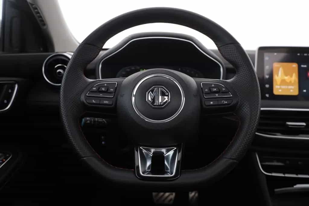 MG HS 1.5 T-GDI Luxury Aut. LED ACC Navi 360° Pano 03/2024-photo-12