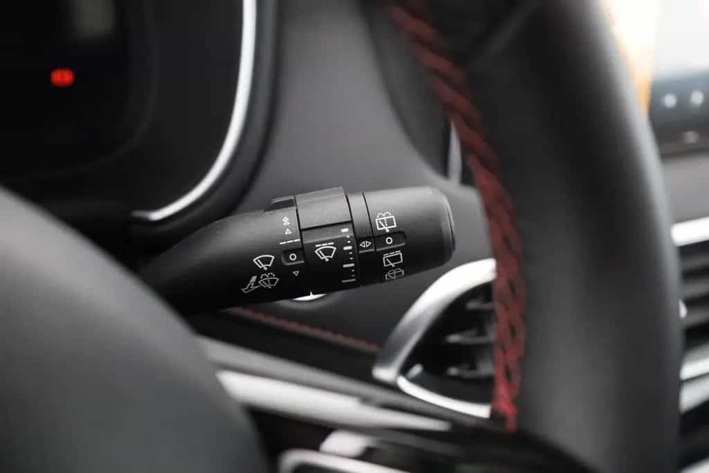 MG HS 1.5 T-GDI Luxury Aut. LED ACC Navi 360° Pano 03/2024-photo-16