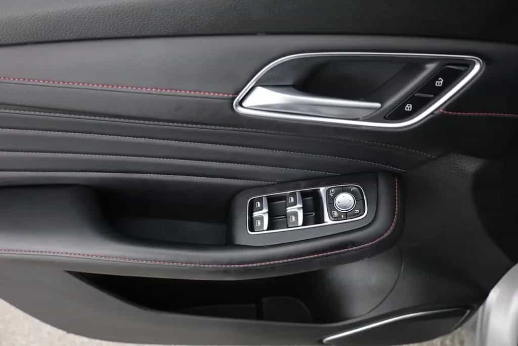 MG HS 1.5 T-GDI Luxury Aut. LED ACC Navi 360° Pano 03/2024-photo-17