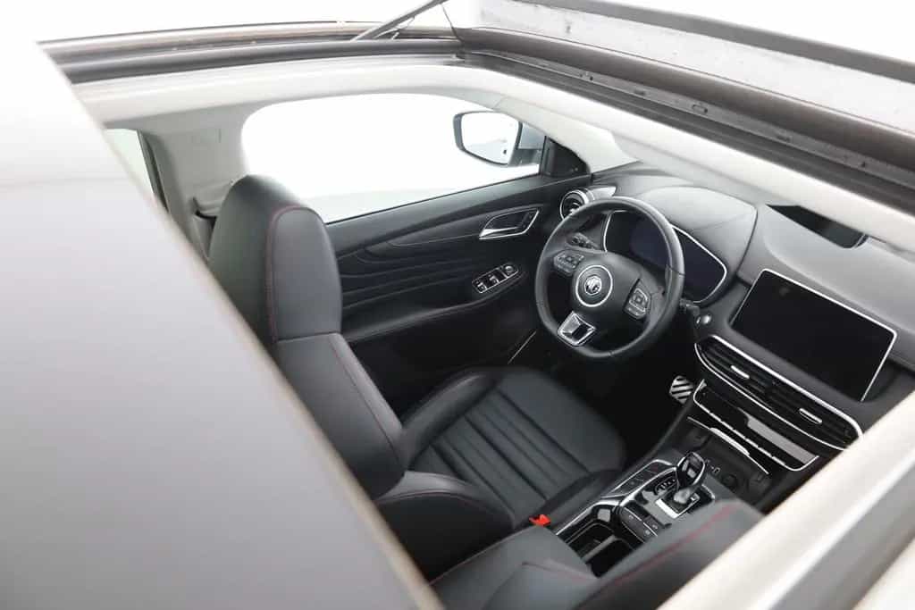 MG HS 1.5 T-GDI Luxury Aut. LED ACC Navi 360° Pano 03/2024-photo-24