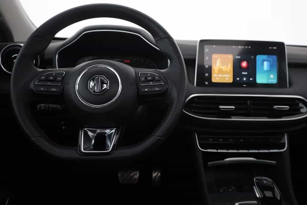 MG HS 1.5 T-GDI Luxury Aut. LED ACC Navi 360° Pano 03/2024-photo-9