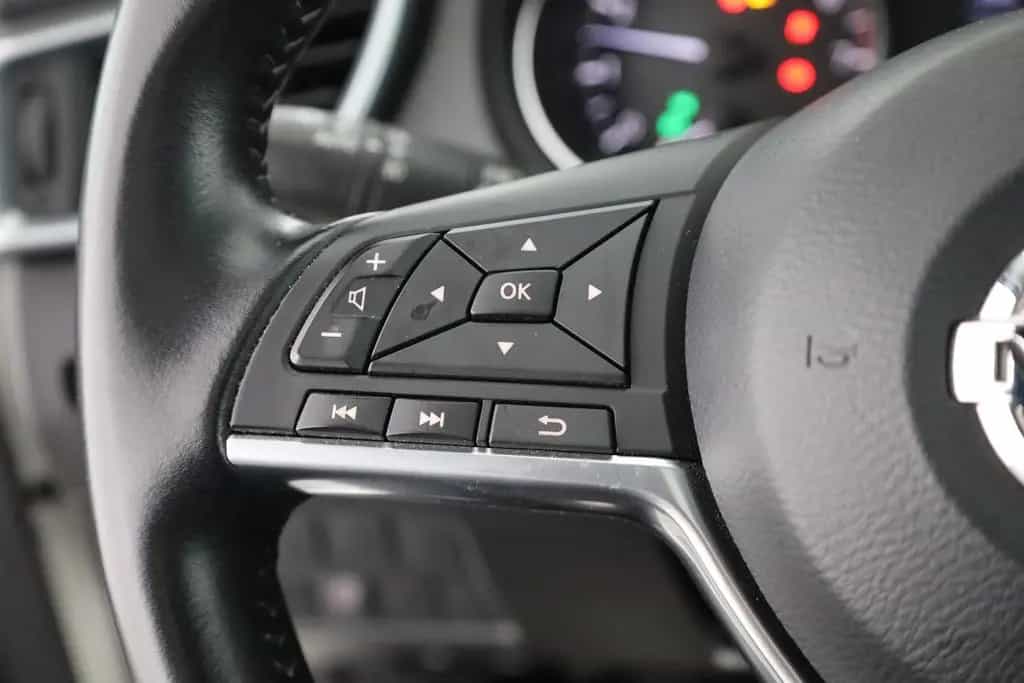 Nissan Qashqai 1.6 DIG-T N-Connecta Pano LED Navi 360° 05/2018-photo-14