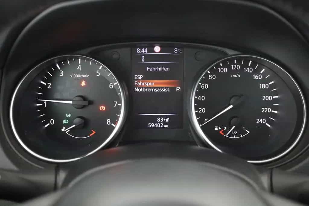 Nissan Qashqai 1.6 DIG-T N-Connecta Pano LED Navi 360° 05/2018-photo-16