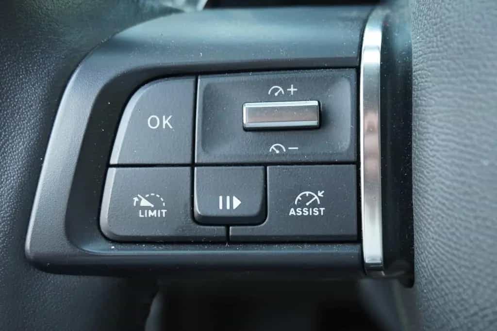 Citroën C4 PureTech 130 Aut. LED Navi Head-Up Kamera 08/2022-photo-11