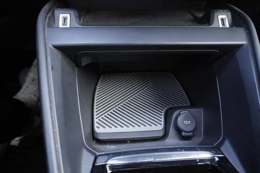 Citroën C4 PureTech 130 Aut. LED Navi Head-Up Kamera 08/2022-photo-21
