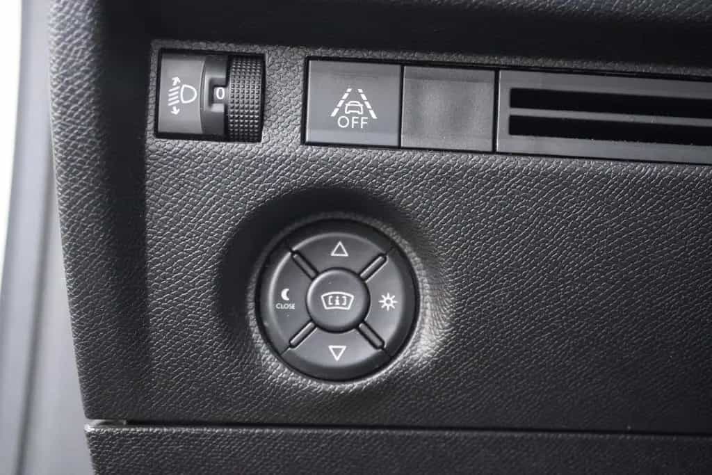 Citroën C4 PureTech 130 Aut. LED Navi Head-Up Kamera 08/2022-photo-27