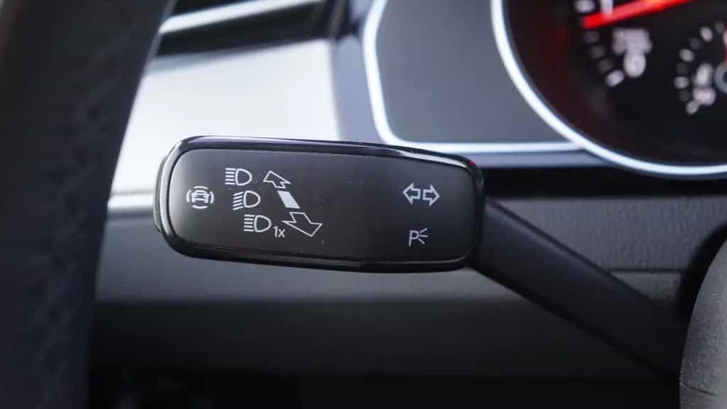 Volkswagen Passat Variant 2.0 TSI R-Line Standheizung AHK 12/2019-photo-23