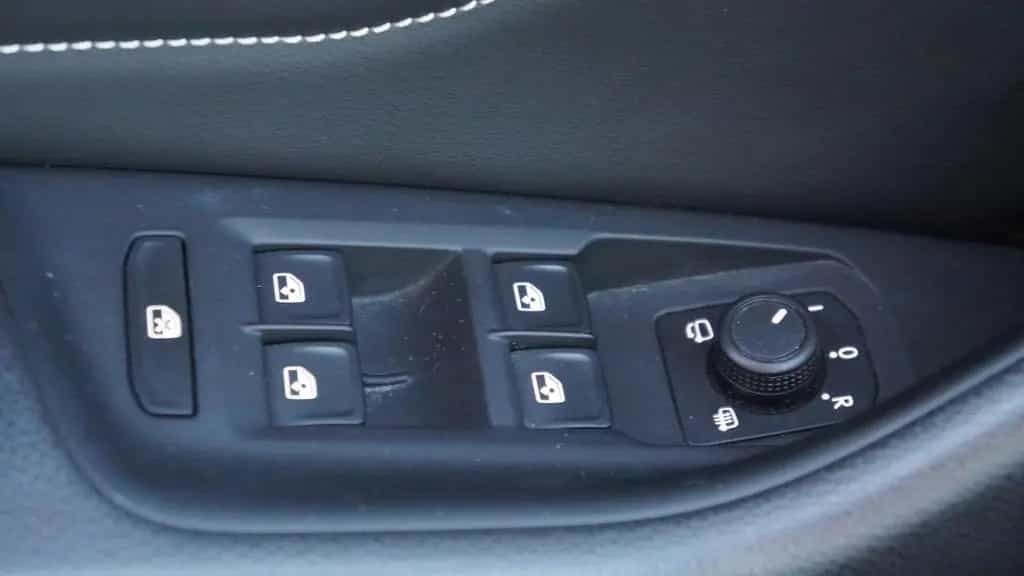 Volkswagen Passat Variant 2.0 TSI R-Line Standheizung AHK 12/2019-photo-27
