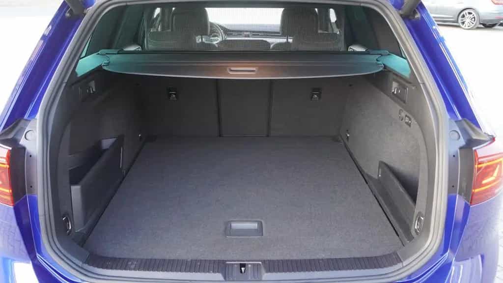 Volkswagen Passat Variant 2.0 TSI R-Line Standheizung AHK 12/2019-photo-33
