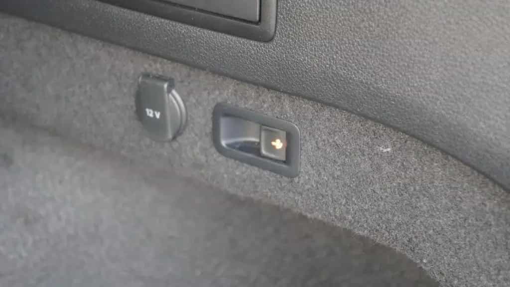 Volkswagen Passat Variant 2.0 TSI R-Line Standheizung AHK 12/2019-photo-34