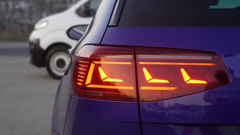 Volkswagen Passat Variant 2.0 TSI R-Line Standheizung AHK 12/2019-photo-36