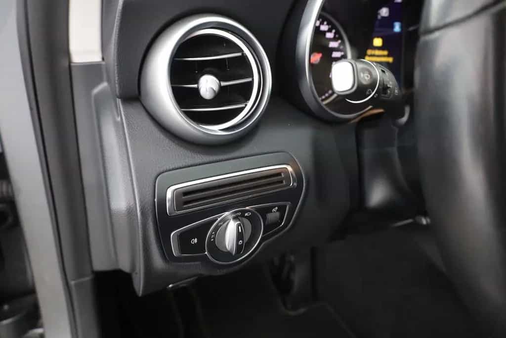 Mercedes-Benz C 180 C180 T Avantgarde LED Navi Sitzheizung Kamera 08/2018-photo-19