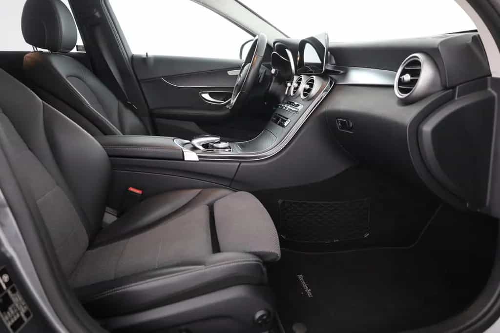 Mercedes-Benz C 180 C180 T Avantgarde LED Navi Sitzheizung Kamera 08/2018-photo-22