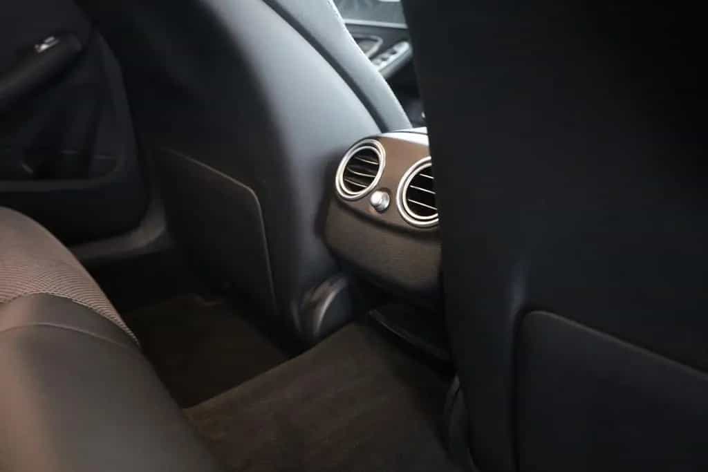 Mercedes-Benz C 180 C180 T Avantgarde LED Navi Sitzheizung Kamera 08/2018-photo-29