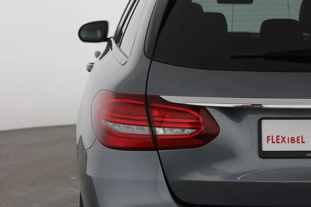 Mercedes-Benz C 180 C180 T Avantgarde LED Navi Sitzheizung Kamera 08/2018-photo-31