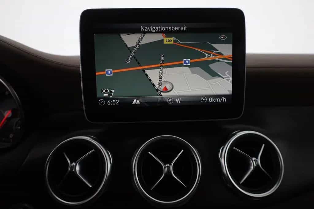 Mercedes-Benz GLA-Class 180 AMG Line Aut. LED Navi 360° Leder PDC 01/2019-photo-10