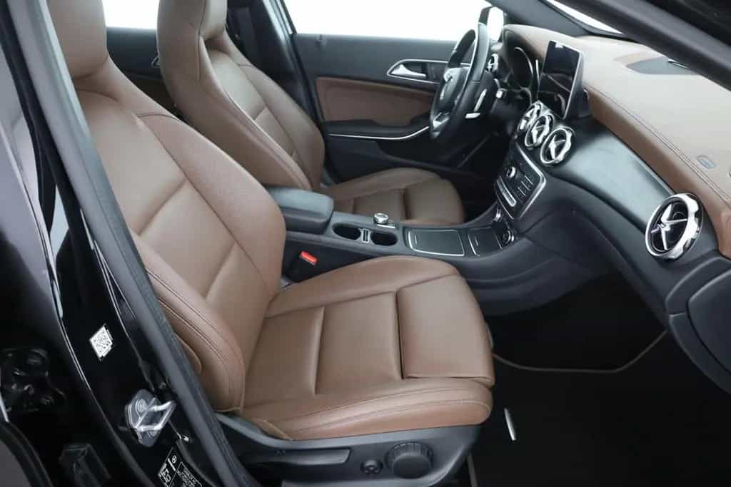 Mercedes-Benz GLA-Class 180 AMG Line Aut. LED Navi 360° Leder PDC 01/2019-photo-23