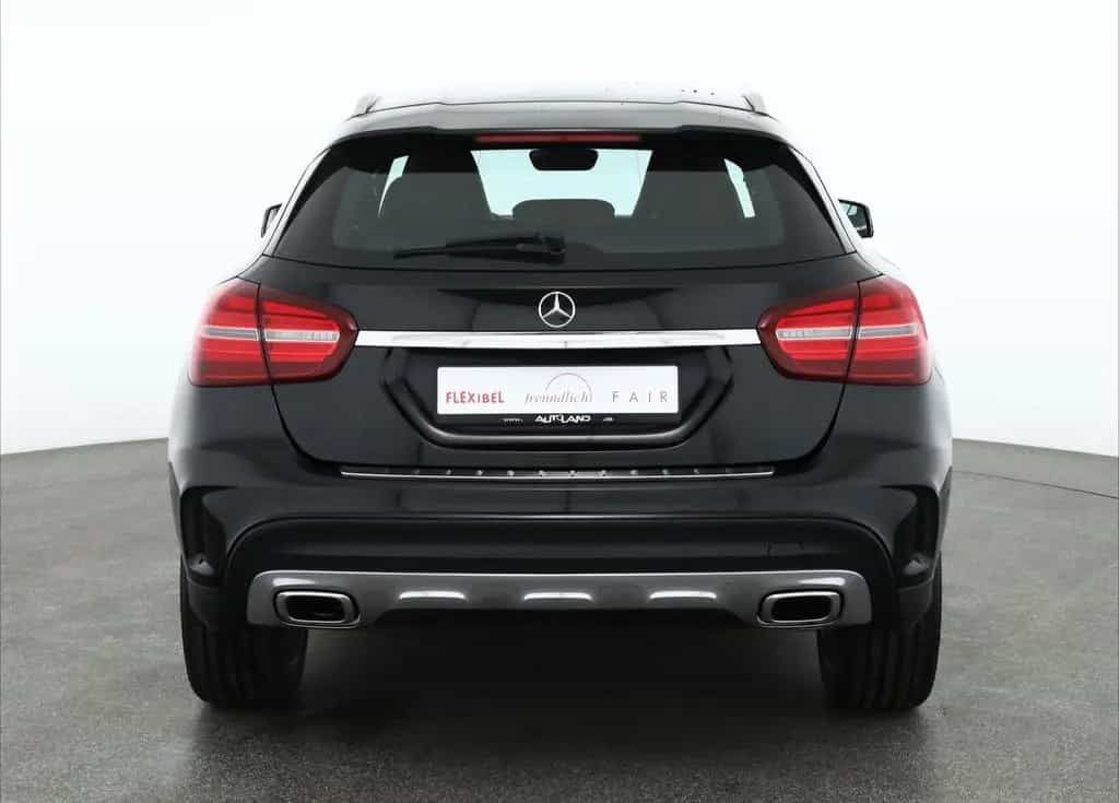 Mercedes-Benz GLA-Class 180 AMG Line Aut. LED Navi 360° Leder PDC 01/2019-photo-3