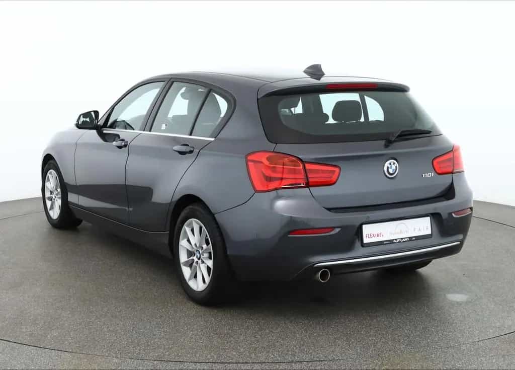 BMW 1 Series 118i Urban Line LED ACC Kamera Keyless-Go 12/2018-photo-1
