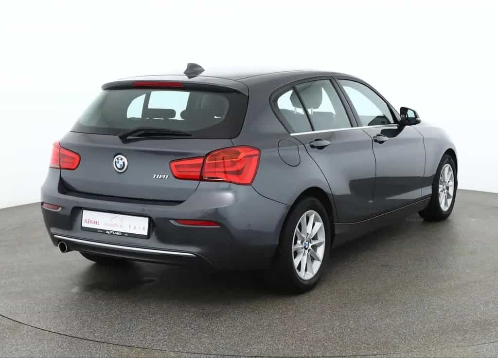 BMW 1 Series 118i Urban Line LED ACC Kamera Keyless-Go 12/2018-photo-3