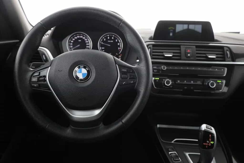 BMW 1 Series 118i Urban Line LED ACC Kamera Keyless-Go 12/2018-photo-8
