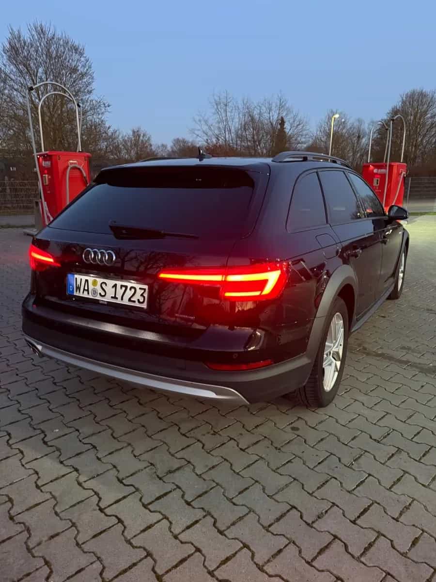 Audi A4 Allroad 10/2016-photo-2