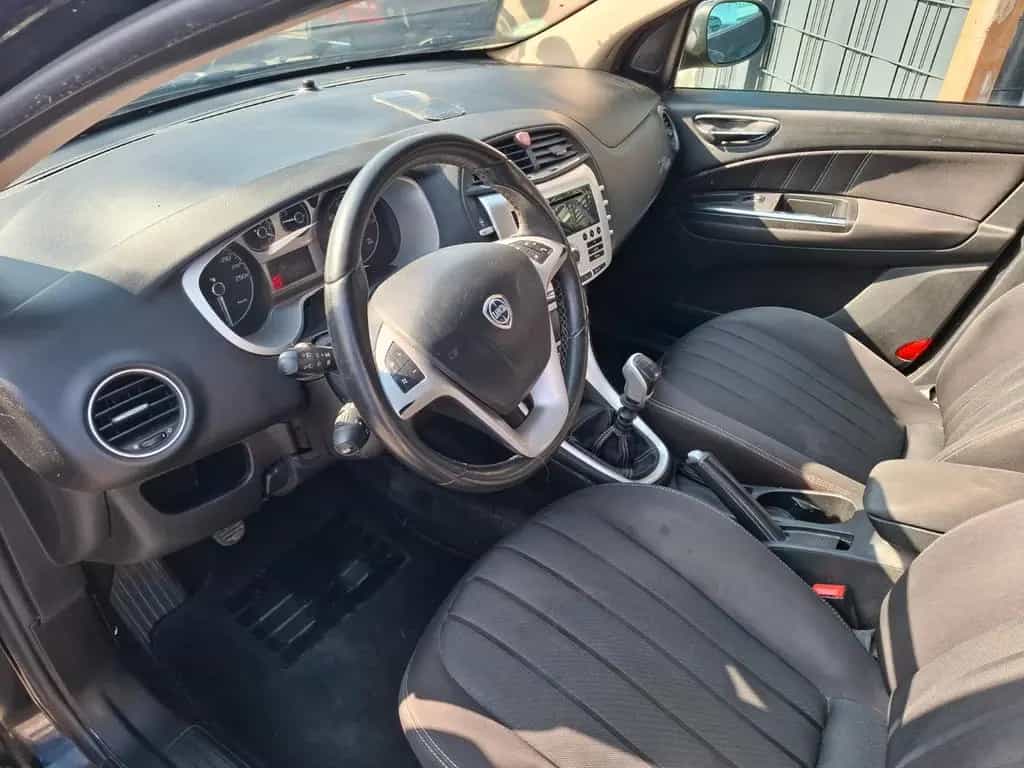 Lancia Delta 1.4 T-Jet 16v 88kW 05/2010-photo-11