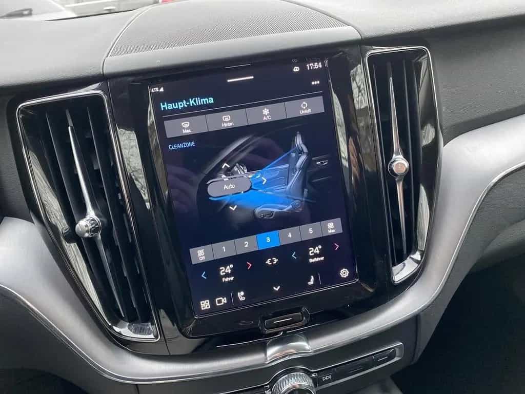 Volvo XC60 AHK Digitales Cockpit Soundsystem LED Kurve 07/2021-photo-11