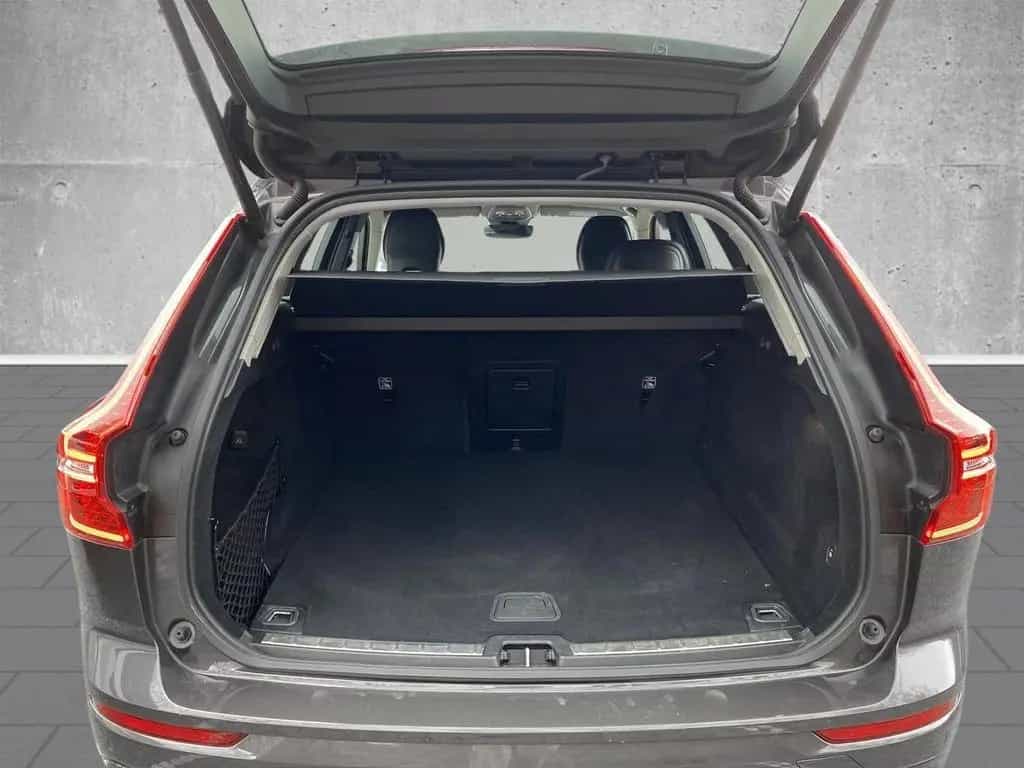 Volvo XC60 AHK Digitales Cockpit Soundsystem LED Kurve 07/2021-photo-13