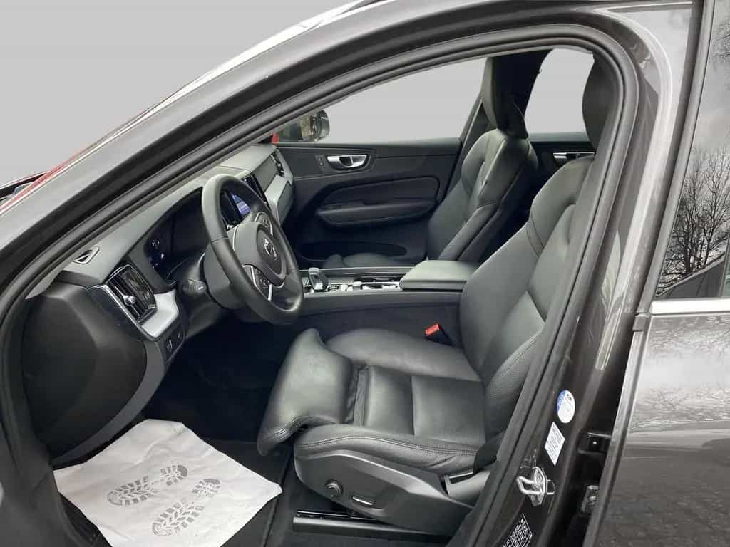 Volvo XC60 AHK Digitales Cockpit Soundsystem LED Kurve 07/2021-photo-8