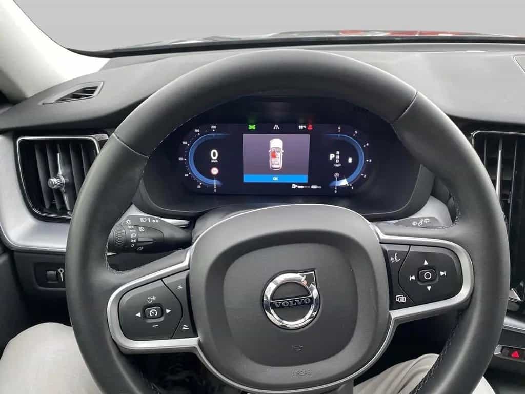 Volvo XC60 AHK Digitales Cockpit Soundsystem LED Kurve 07/2021-photo-9