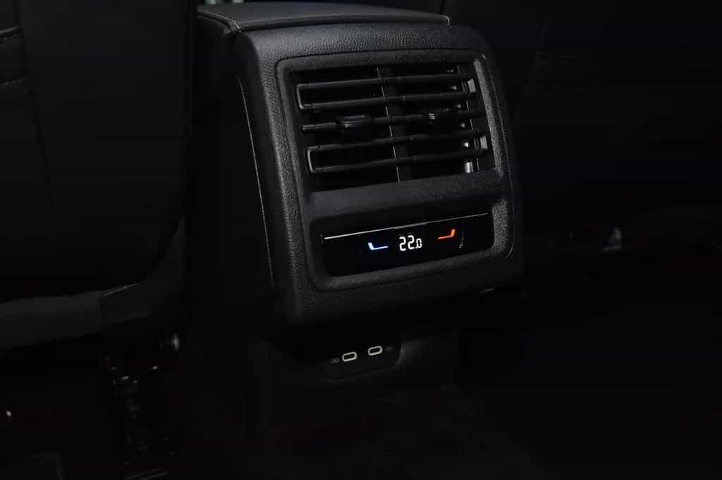 Volkswagen Golf VIII *R-Line* 1 Hand* Matrix*Pano* ACC* 07/2022-photo-27