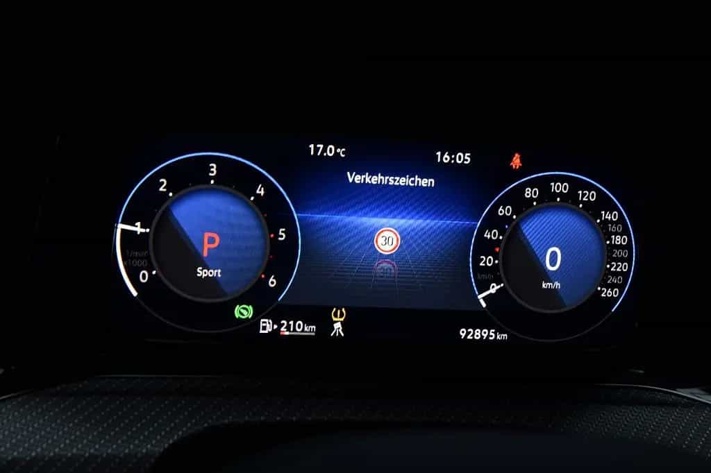 Volkswagen Golf VIII *R-Line* 1 Hand* Matrix*Pano* ACC* 07/2022-photo-30