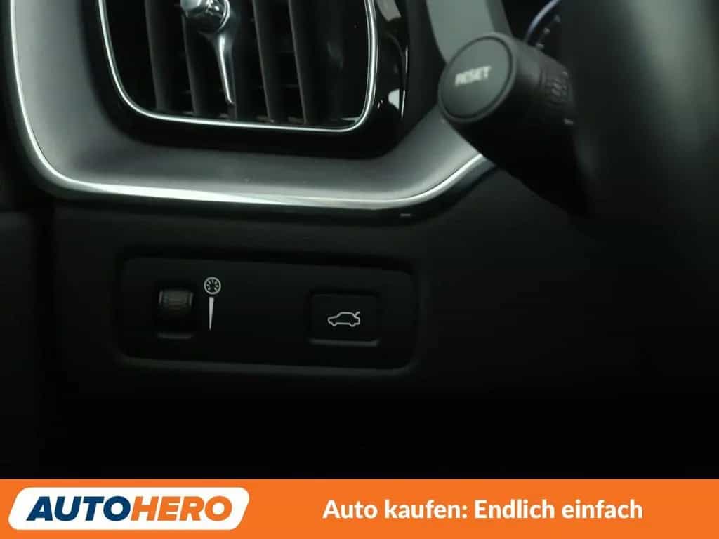 Volvo XC60 2.0 B4 Mild-Hybrid Momentum Pro 2WD Aut. 01/2021-photo-25