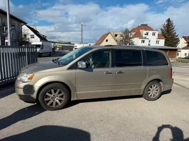Chrysler Grand Voyager Limited 08/2008-photo-1