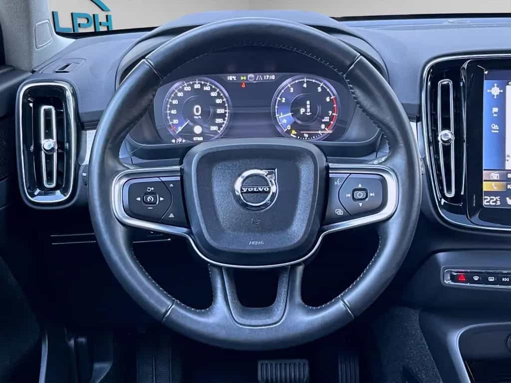 Volvo XC40 2,0 AUTOM. AWD 4x4 PANORAMA LEDER GARANTIE 01/2018-photo-10