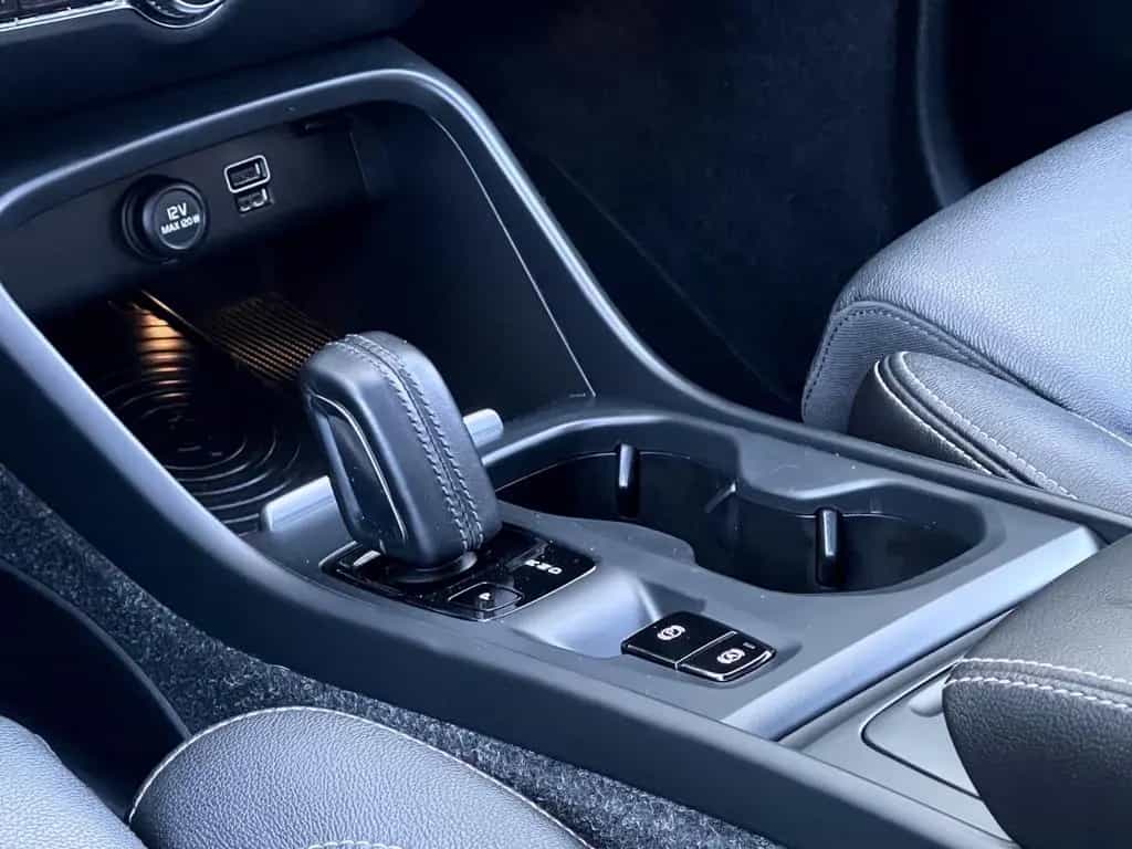 Volvo XC40 2,0 AUTOM. AWD 4x4 PANORAMA LEDER GARANTIE 01/2018-photo-13
