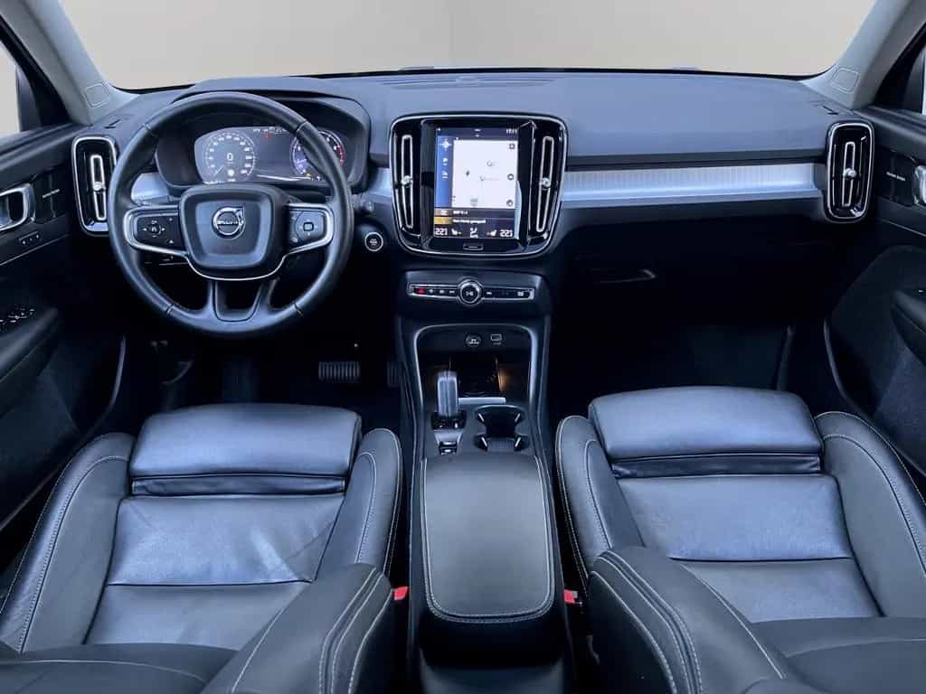 Volvo XC40 2,0 AUTOM. AWD 4x4 PANORAMA LEDER GARANTIE 01/2018-photo-14