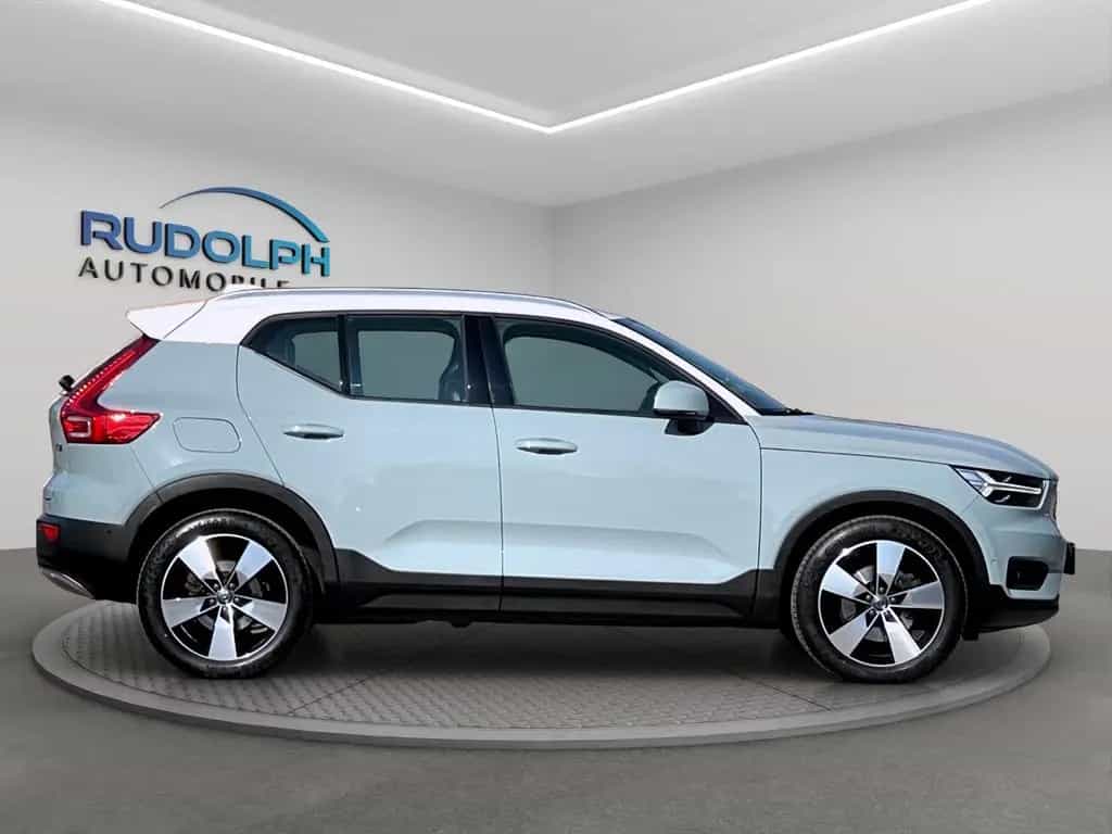 Volvo XC40 2,0 AUTOM. AWD 4x4 PANORAMA LEDER GARANTIE 01/2018-photo-2