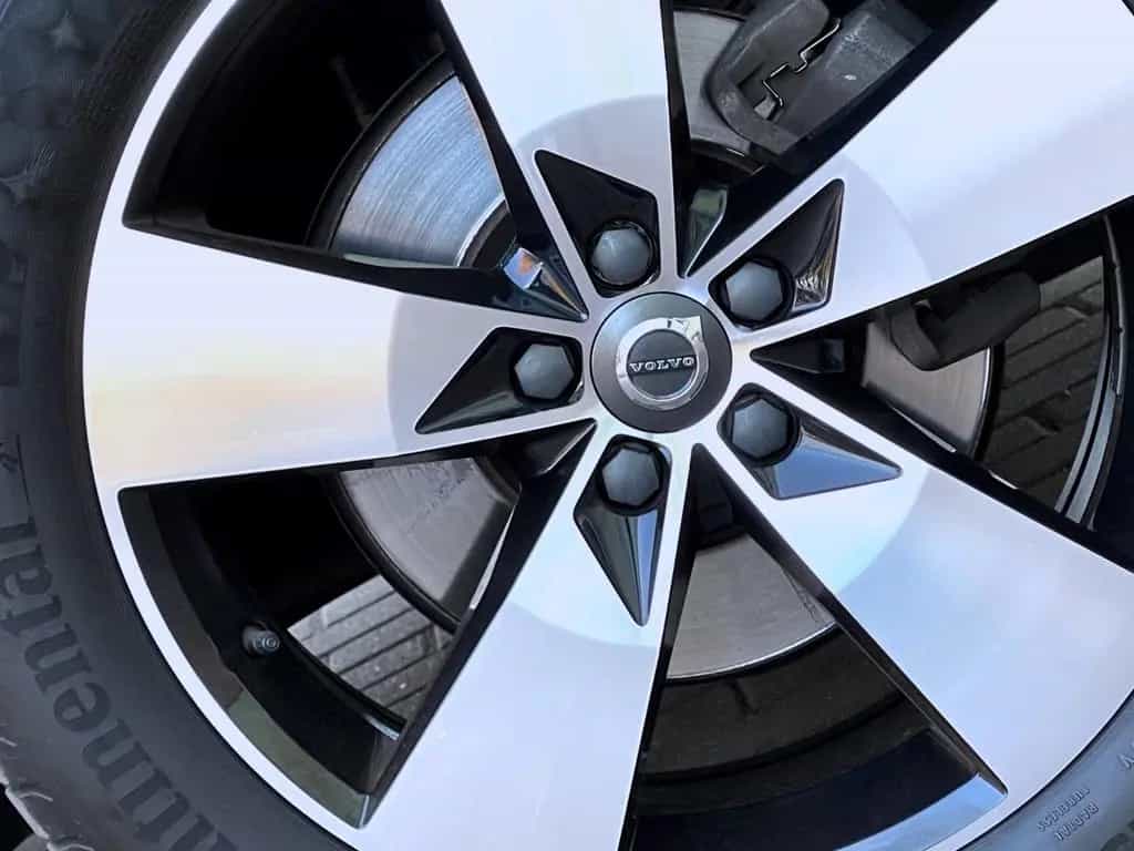 Volvo XC40 2,0 AUTOM. AWD 4x4 PANORAMA LEDER GARANTIE 01/2018-photo-30